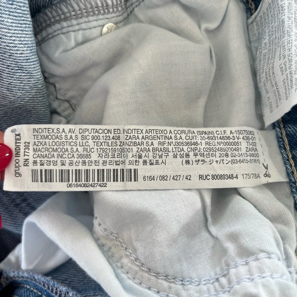 ZARA Women’s Distressed Medium Wash Mom Jeans - Picture 4 of 4